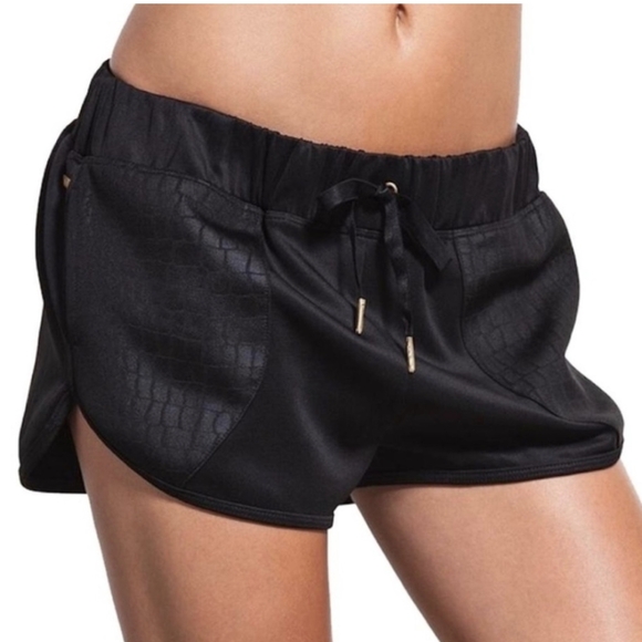 NWT ALALA Shorts Medium - Picture 2 of 8